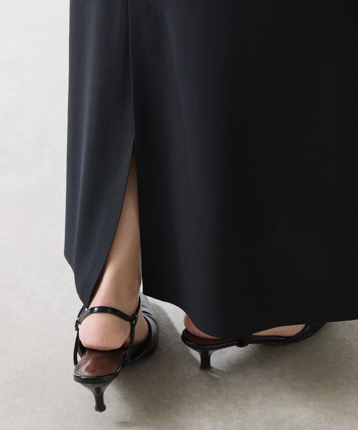 V領運動連衣裙/禮服