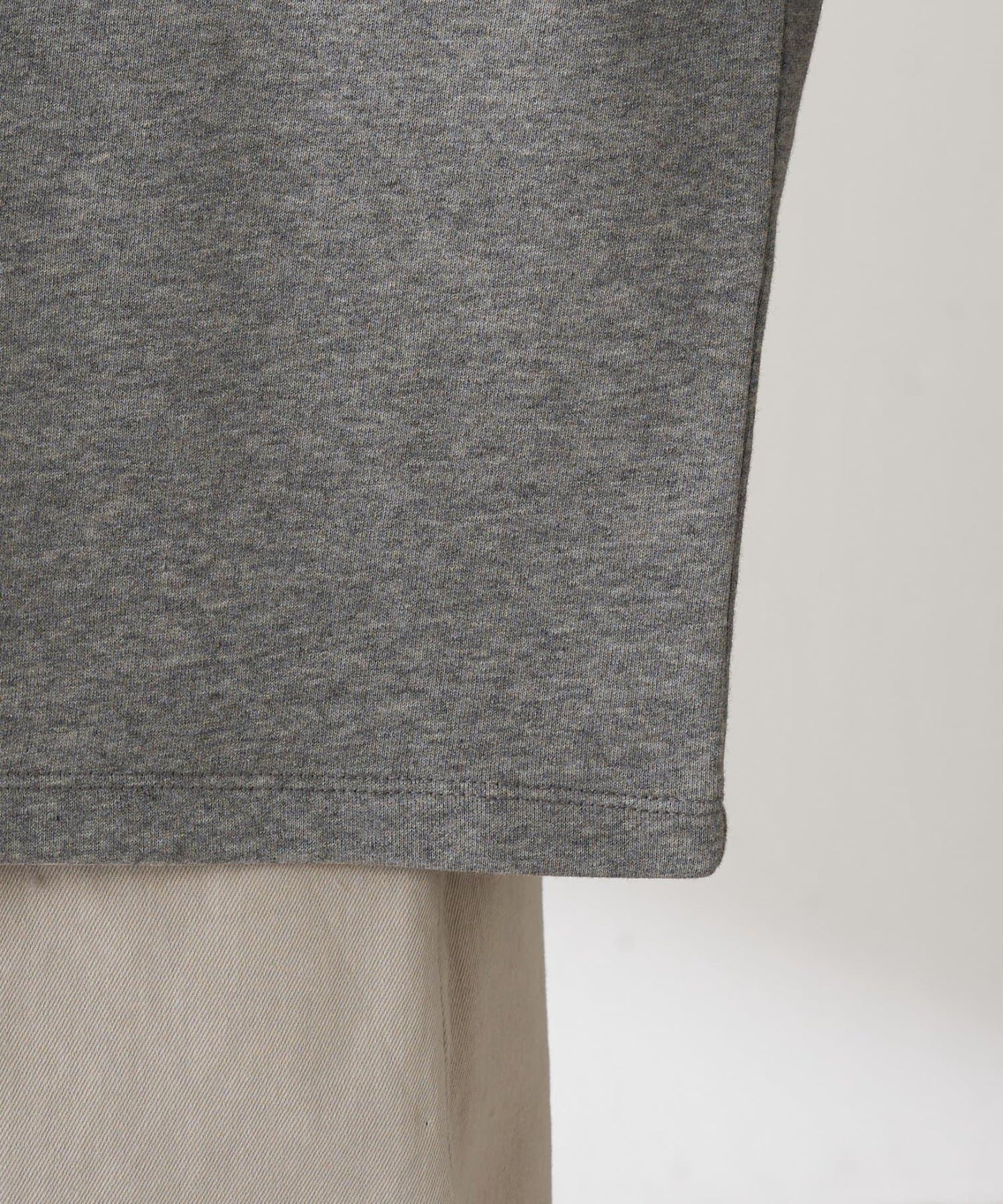 【顯高級感/小臉效果】蕾絲V領衛衣