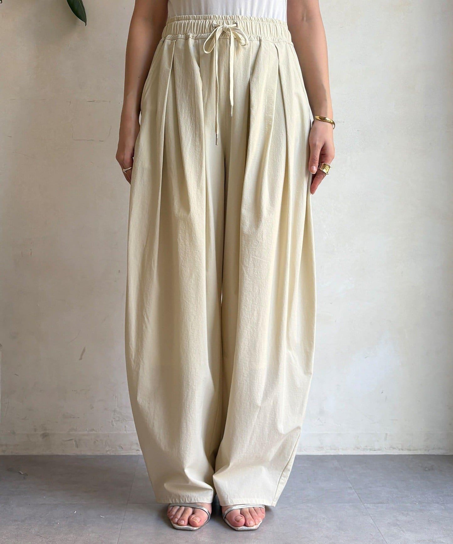 尼龍彈力褶皺束口褲