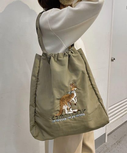 《撥水/A4尺寸適用》sampo×ear聯名刺繡托特包