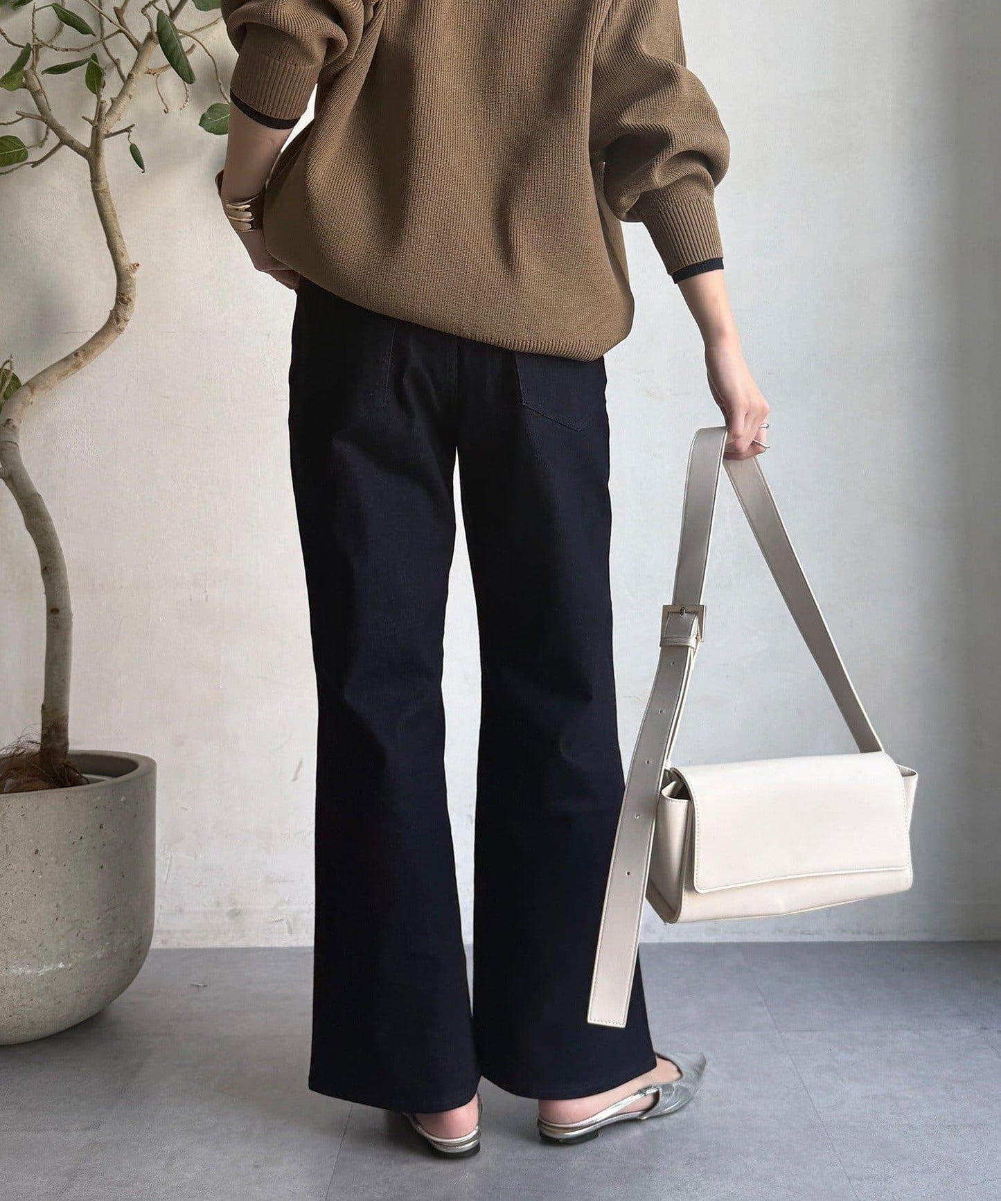 彈力喇叭牛仔褲