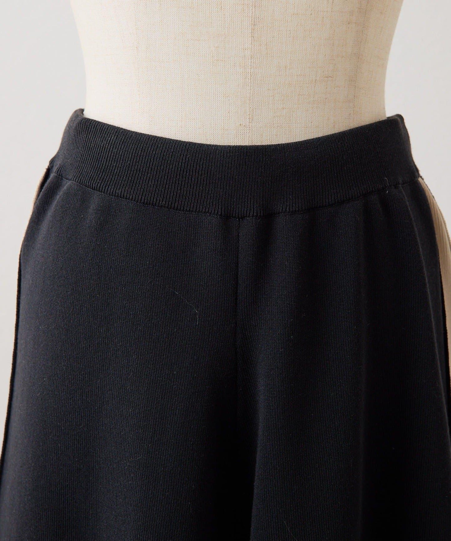 《ウエスト総ゴム/リラックス》針織休閒長褲【SUM1 STYLE(スミスタイル)】