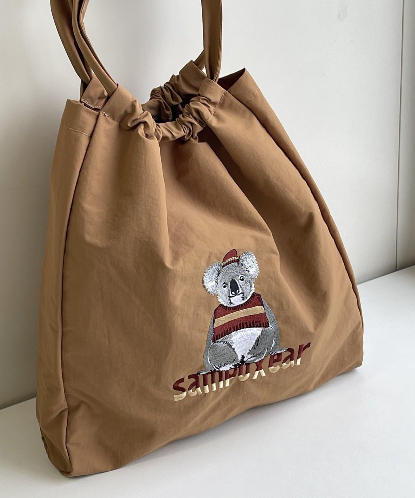 《撥水/A4尺寸適用》sampo×ear聯名刺繡托特包
