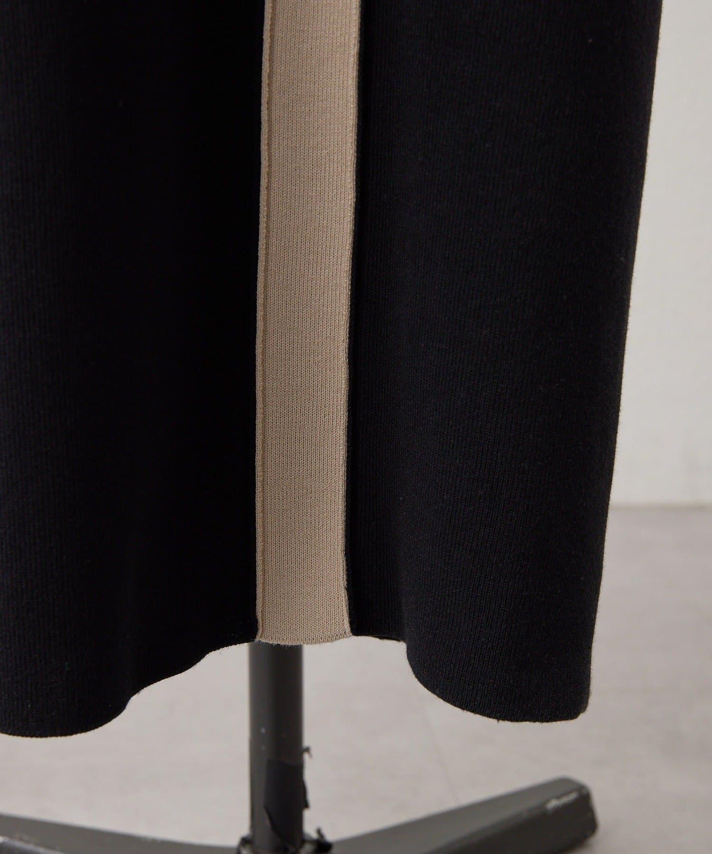 《ウエスト総ゴム/リラックス》針織休閒長褲【SUM1 STYLE(スミスタイル)】