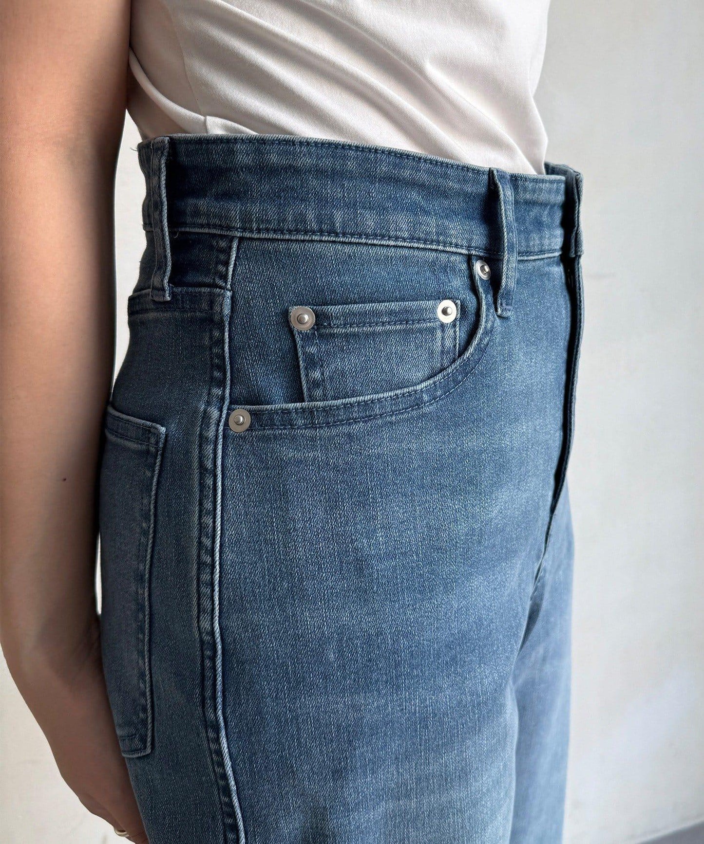 彈力喇叭牛仔褲