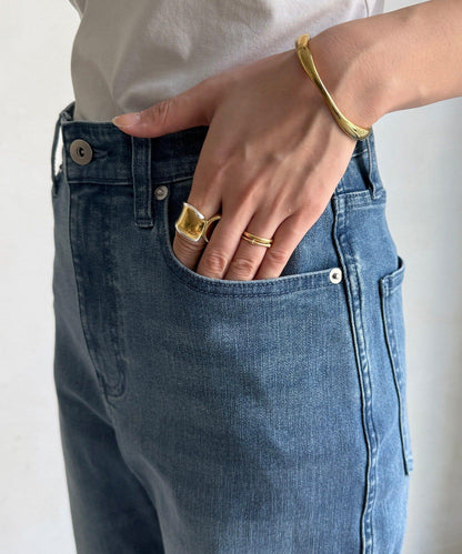 彈力喇叭牛仔褲