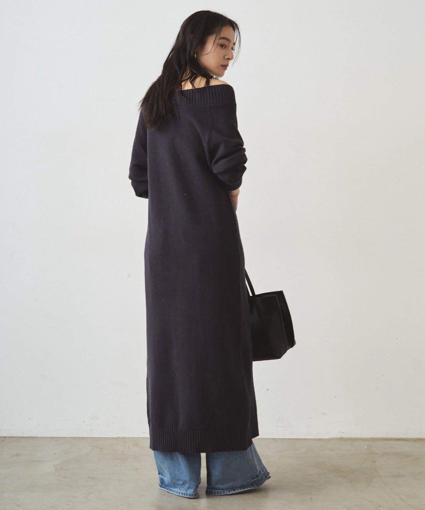 高開衩針織連衣裙