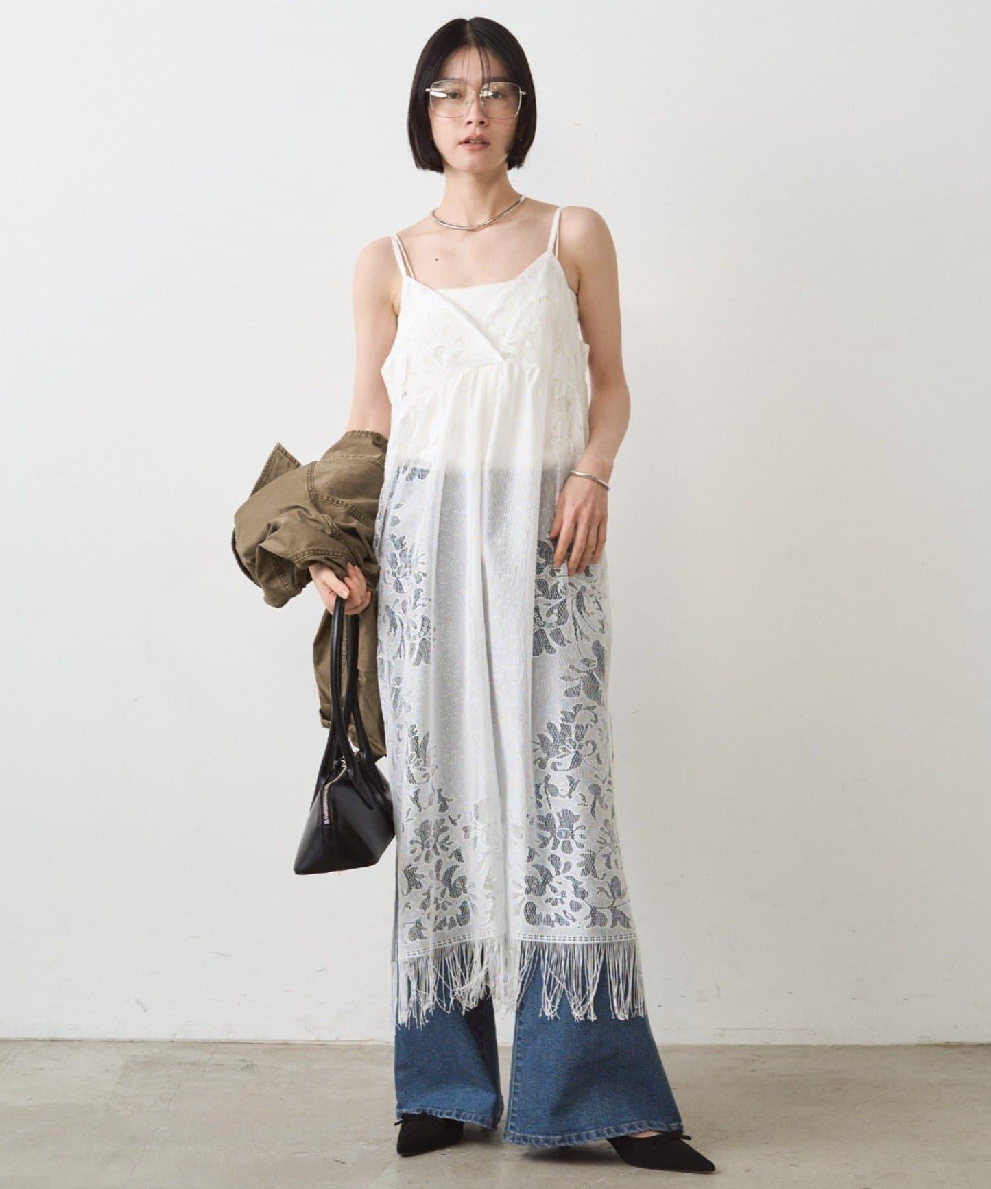 蕾絲吊帶連衣裙