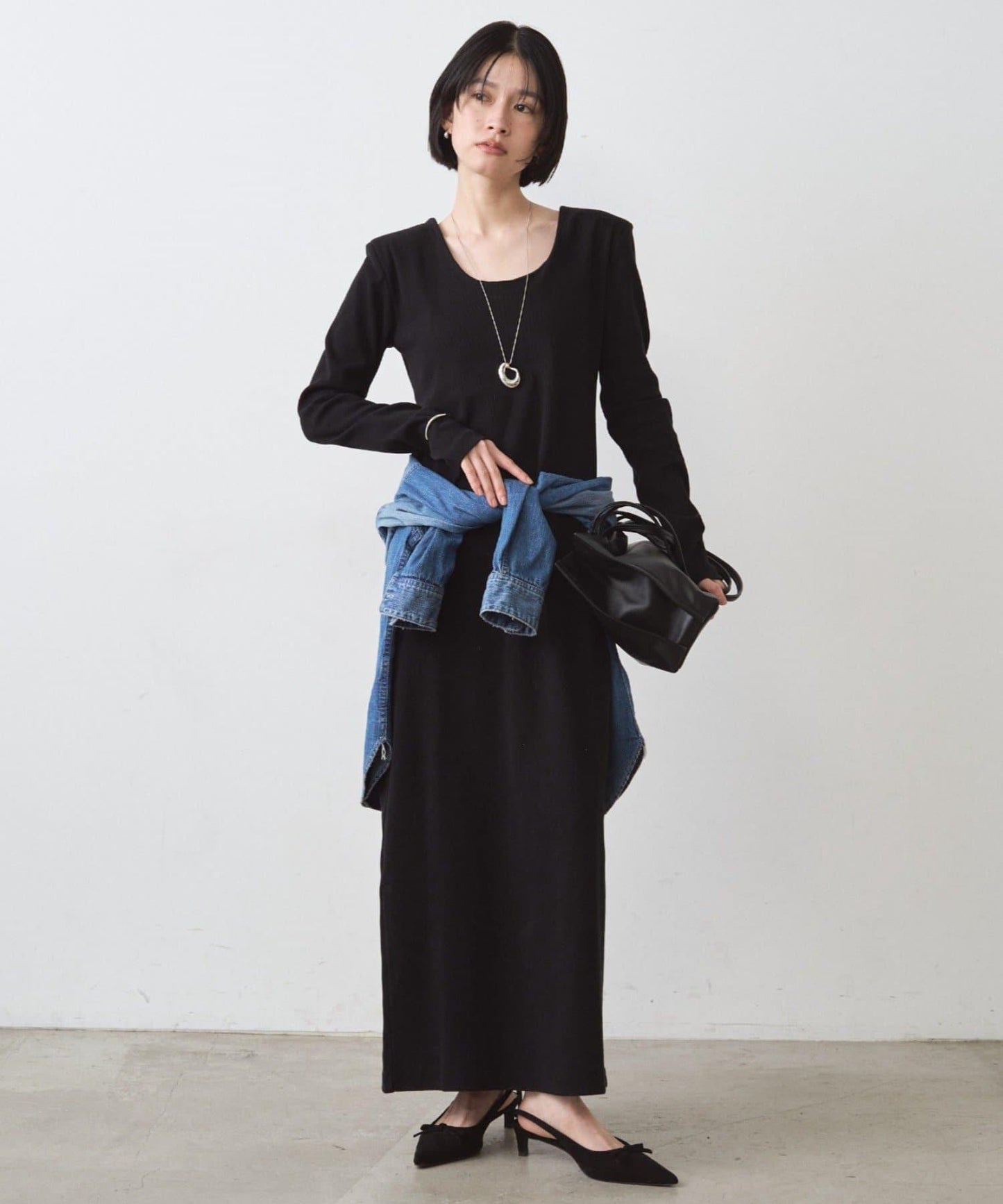 墊肩剪裁連衣裙