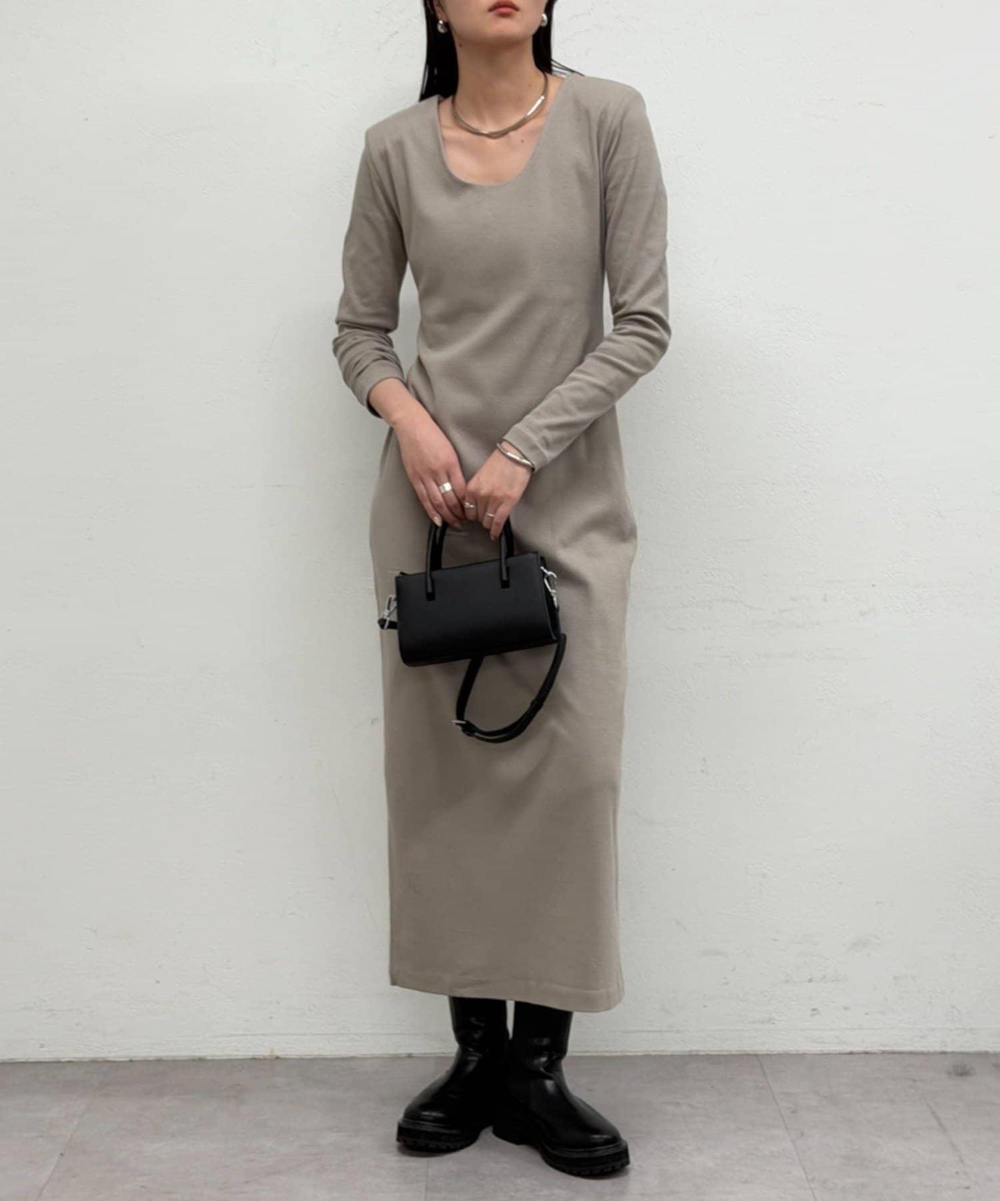 墊肩剪裁連衣裙