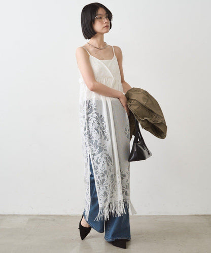 蕾絲吊帶連衣裙