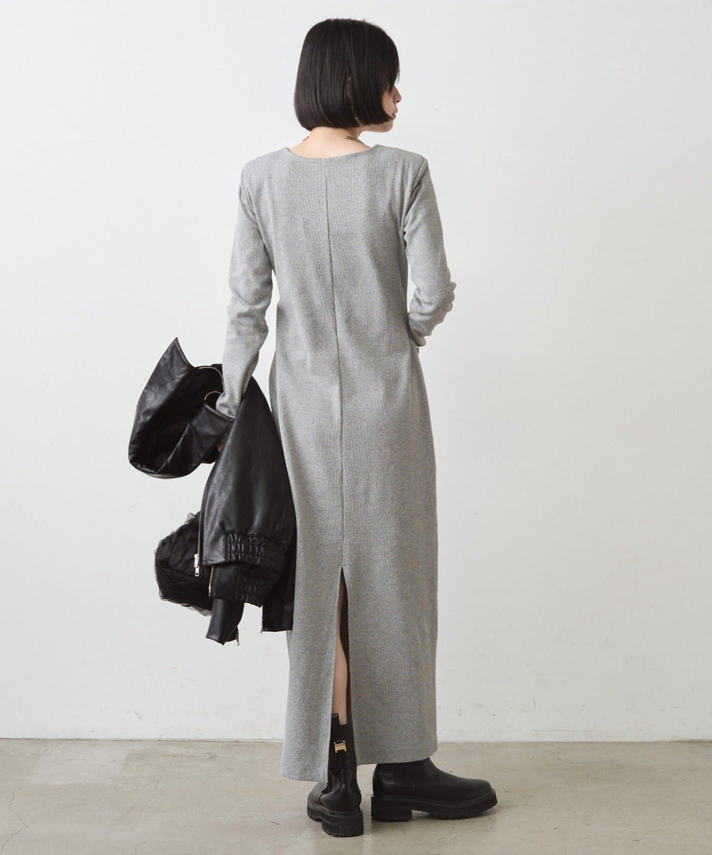 墊肩剪裁連衣裙