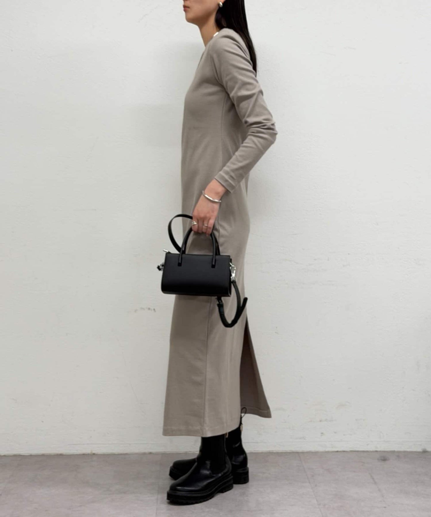 墊肩剪裁連衣裙