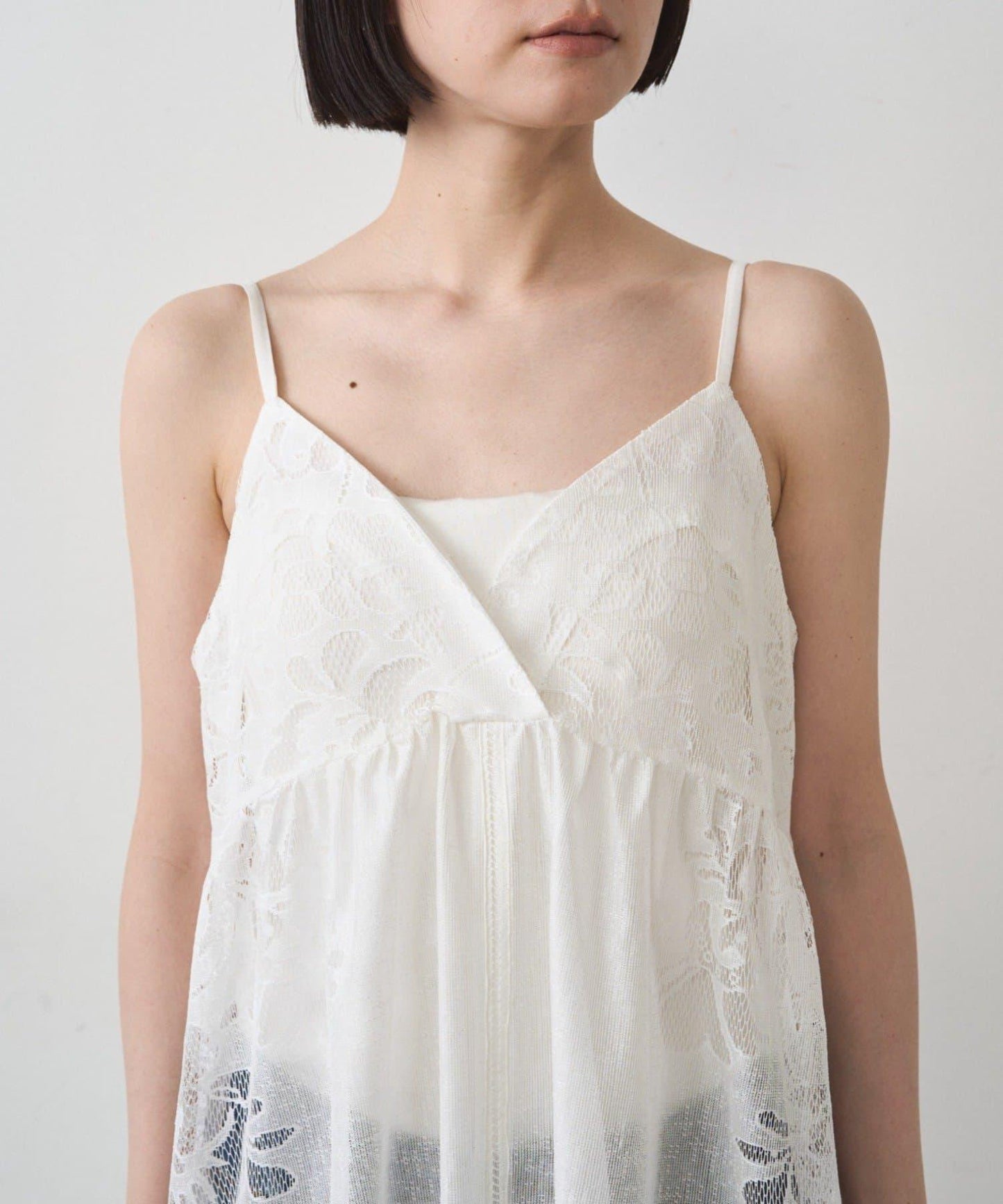 蕾絲吊帶連衣裙