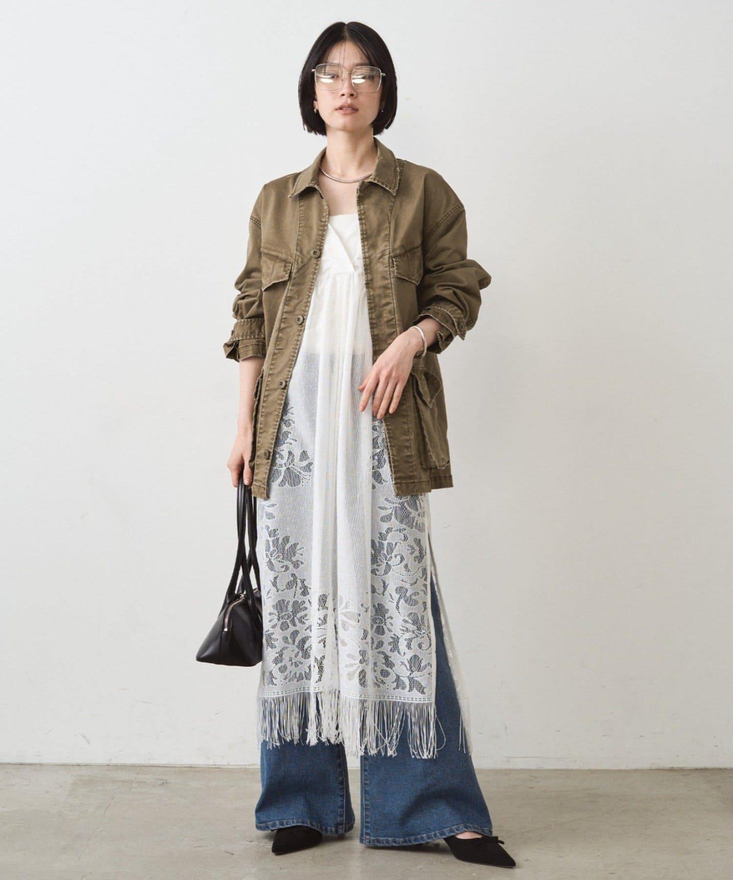 蕾絲吊帶連衣裙