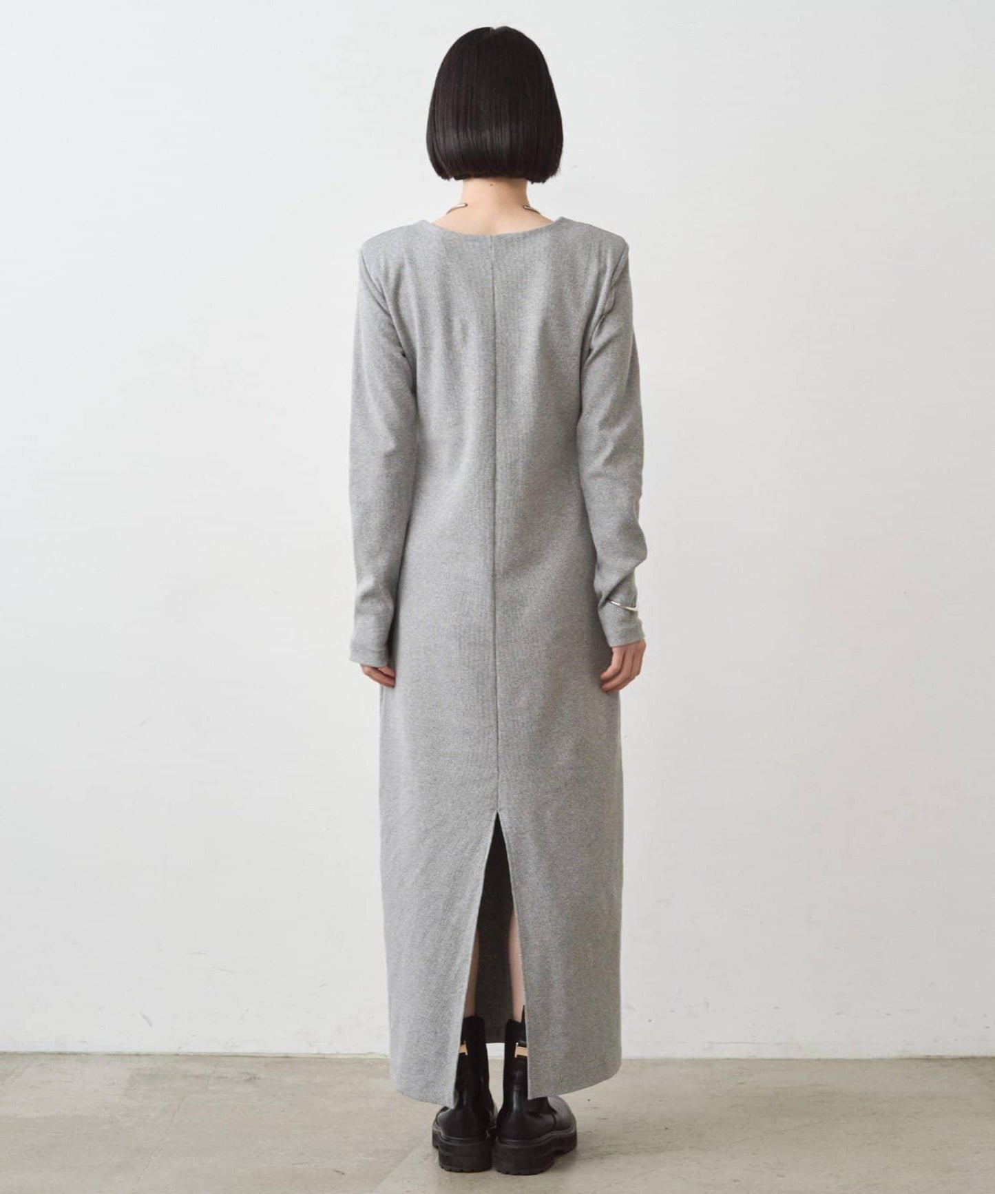 墊肩剪裁連衣裙