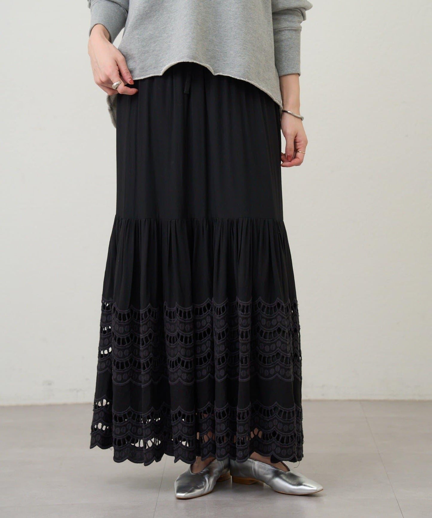 【26SS】波浪花邊蕾絲半身裙