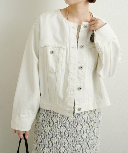 帶胸針破洞牛仔夾克