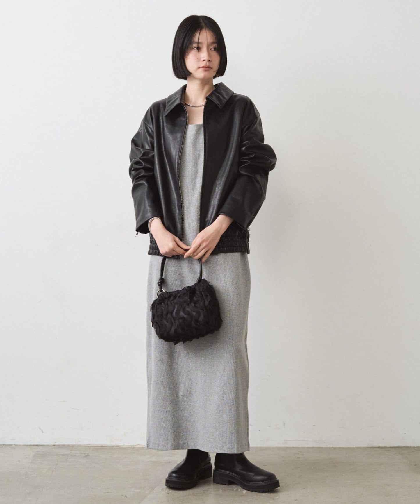 墊肩剪裁連衣裙