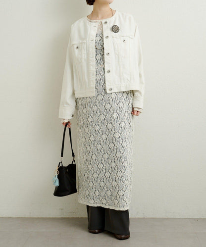 帶胸針破洞牛仔夾克