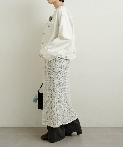 帶胸針破洞牛仔夾克