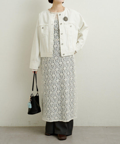 帶胸針破洞牛仔夾克