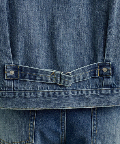 帶胸針破洞牛仔夾克