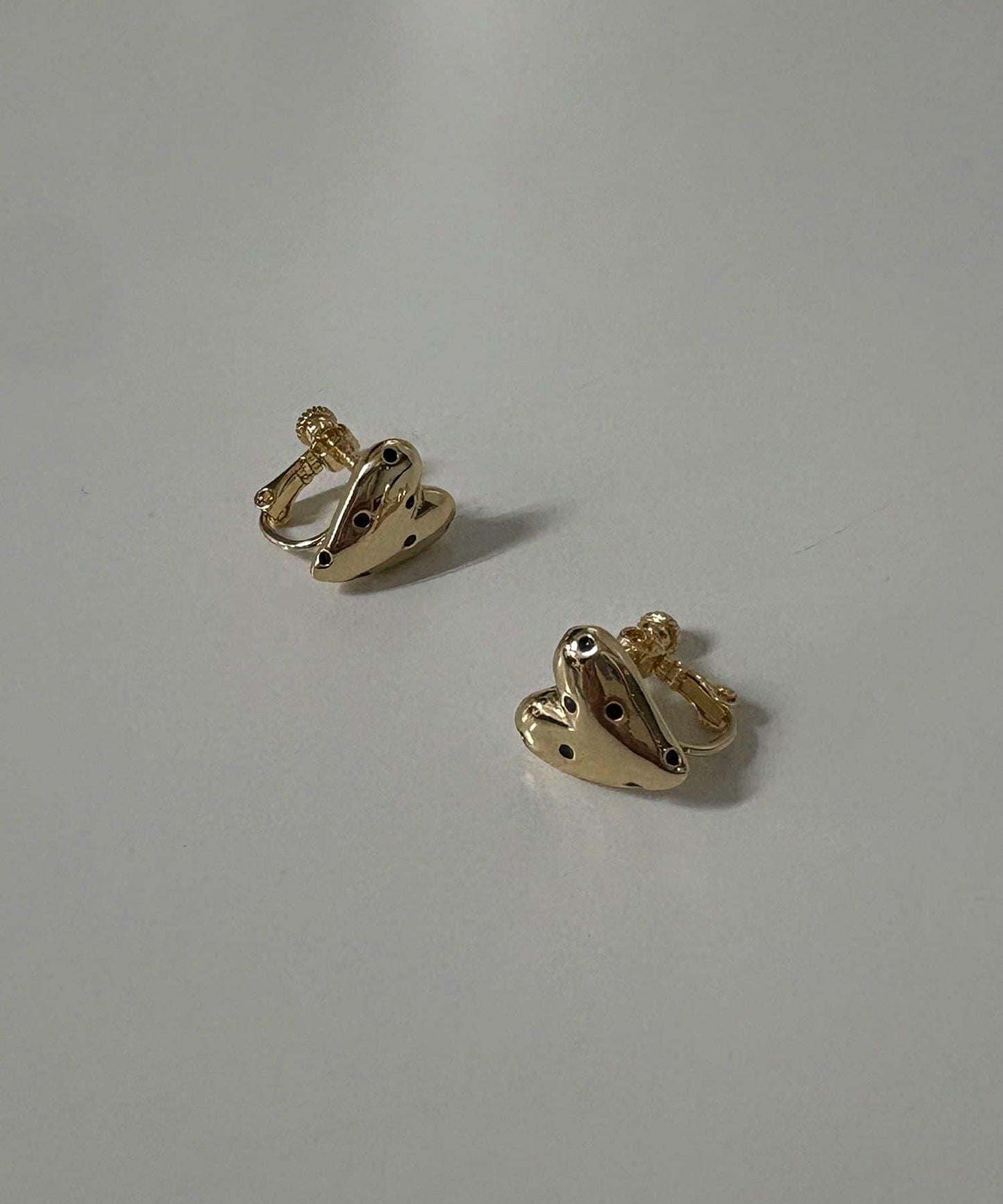 GOLDY 圓點愛心迷你耳夾