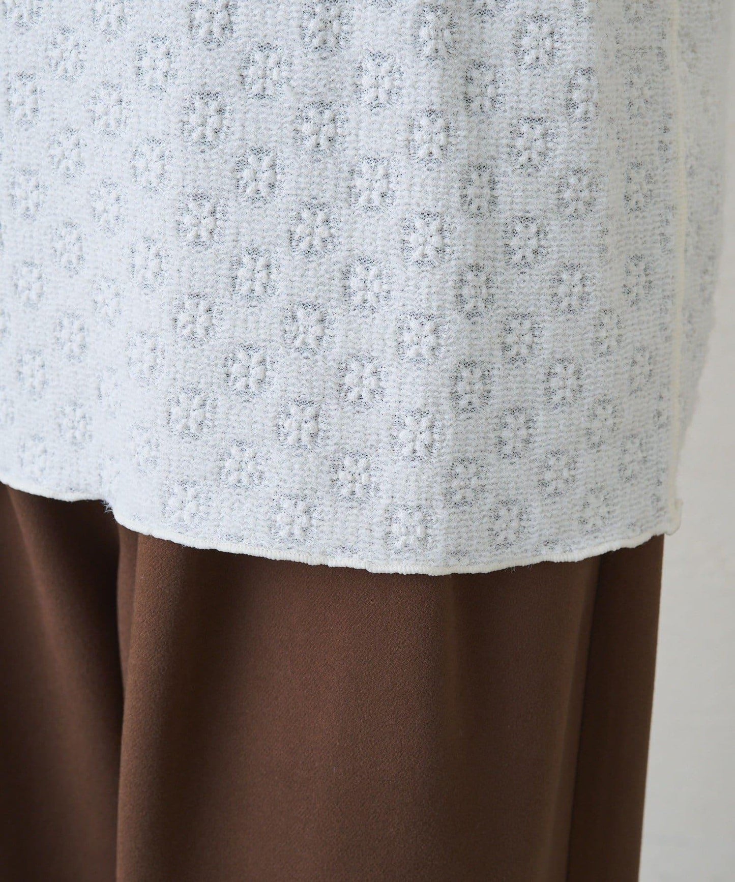 毛絨花卉圖案彈力提花套頭衫