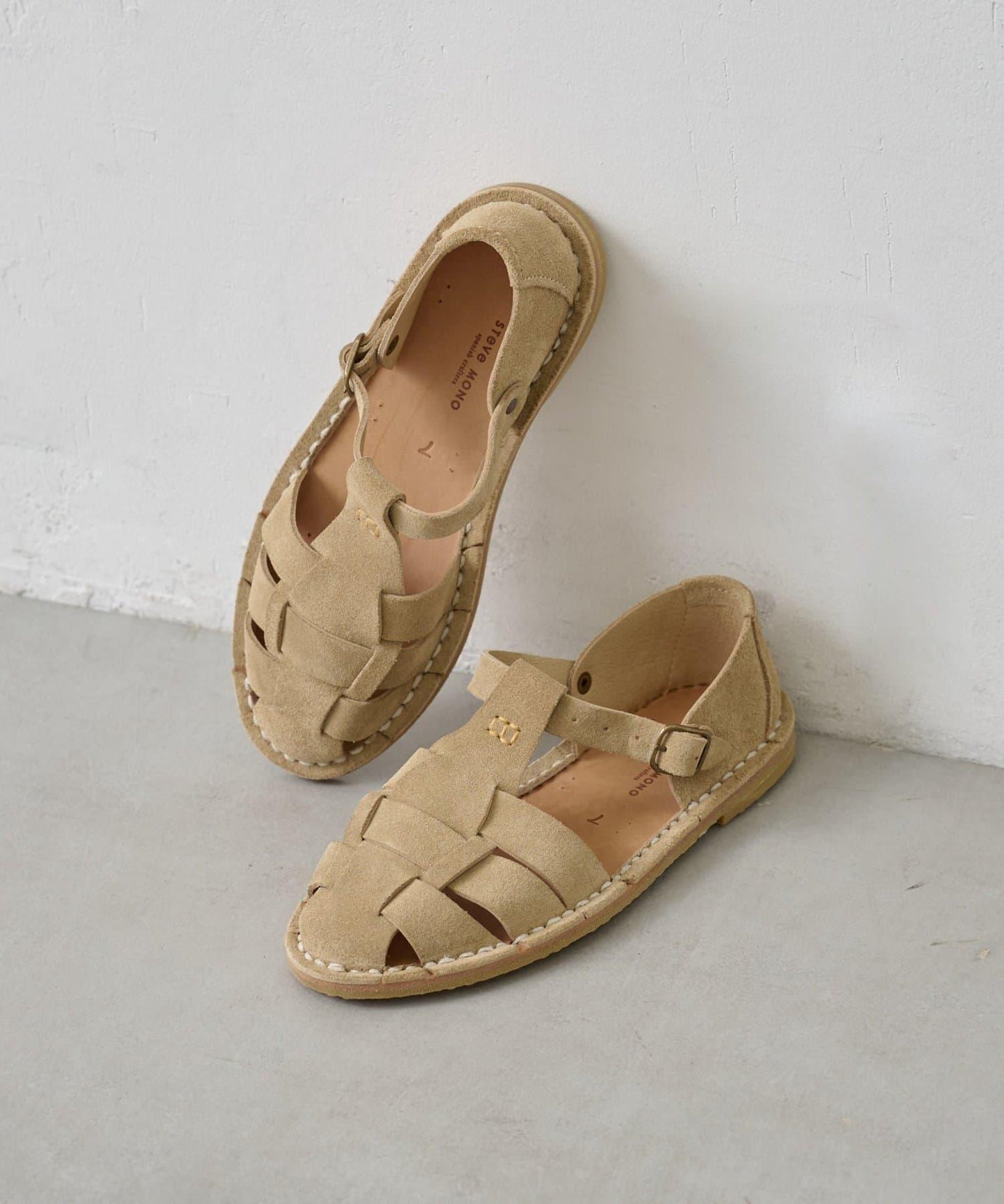 《STEVE MONO》麂皮涼鞋