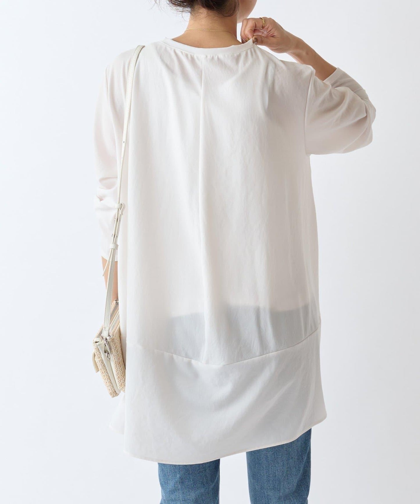 後背垂墜T恤襯衫