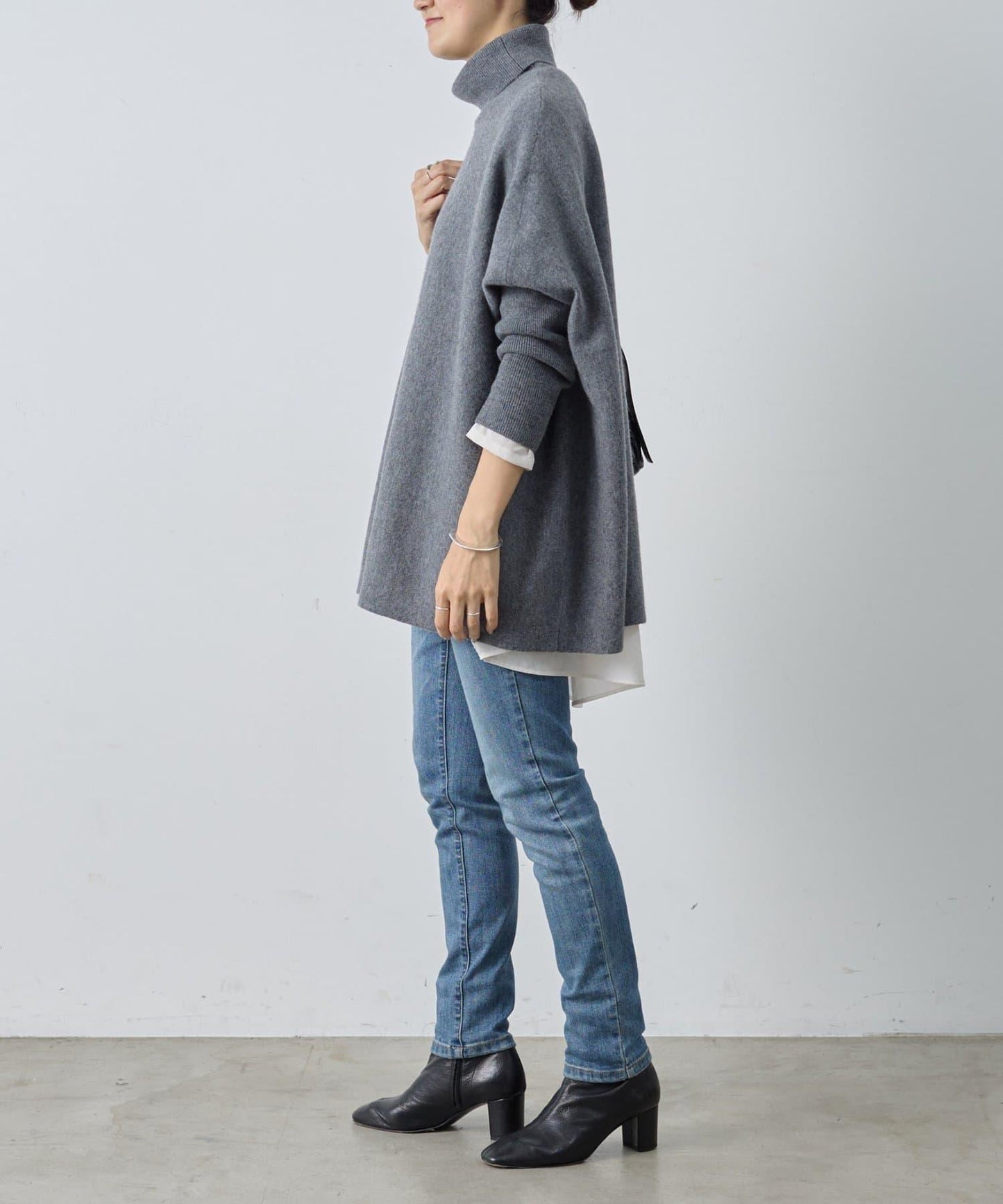 後背垂墜T恤襯衫