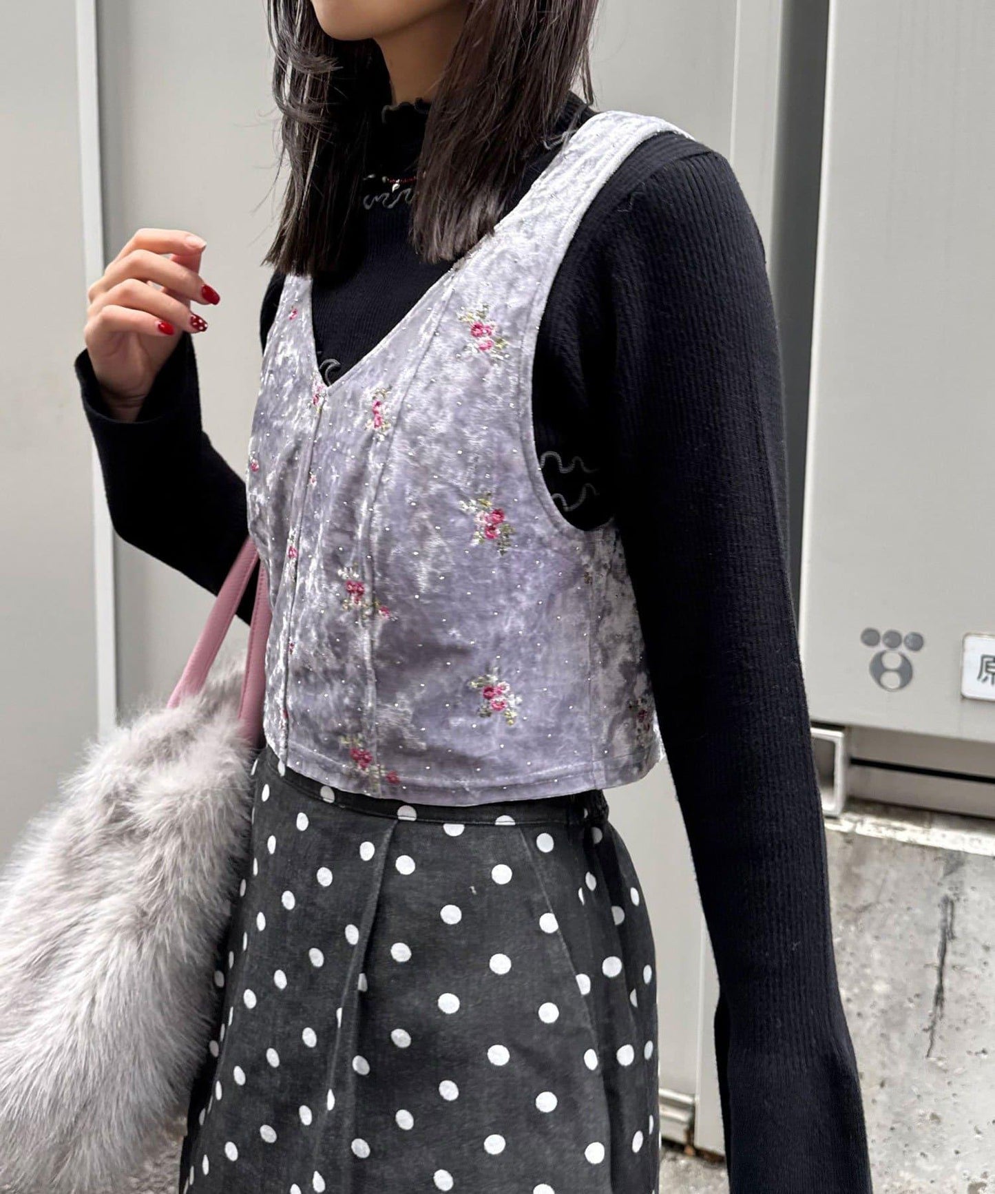 水鑽花卉刺繡吊帶背心