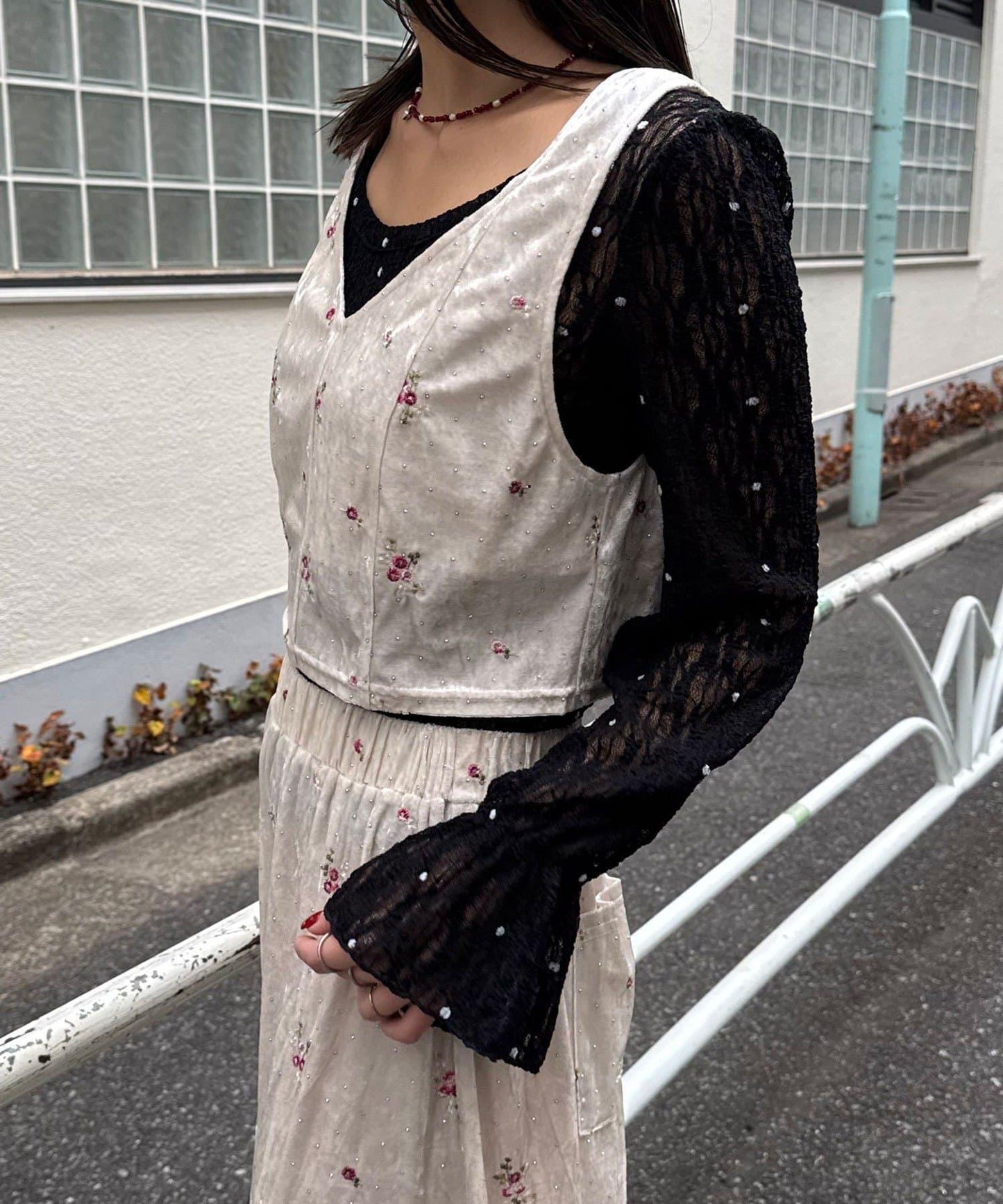 水鑽花卉刺繡吊帶背心