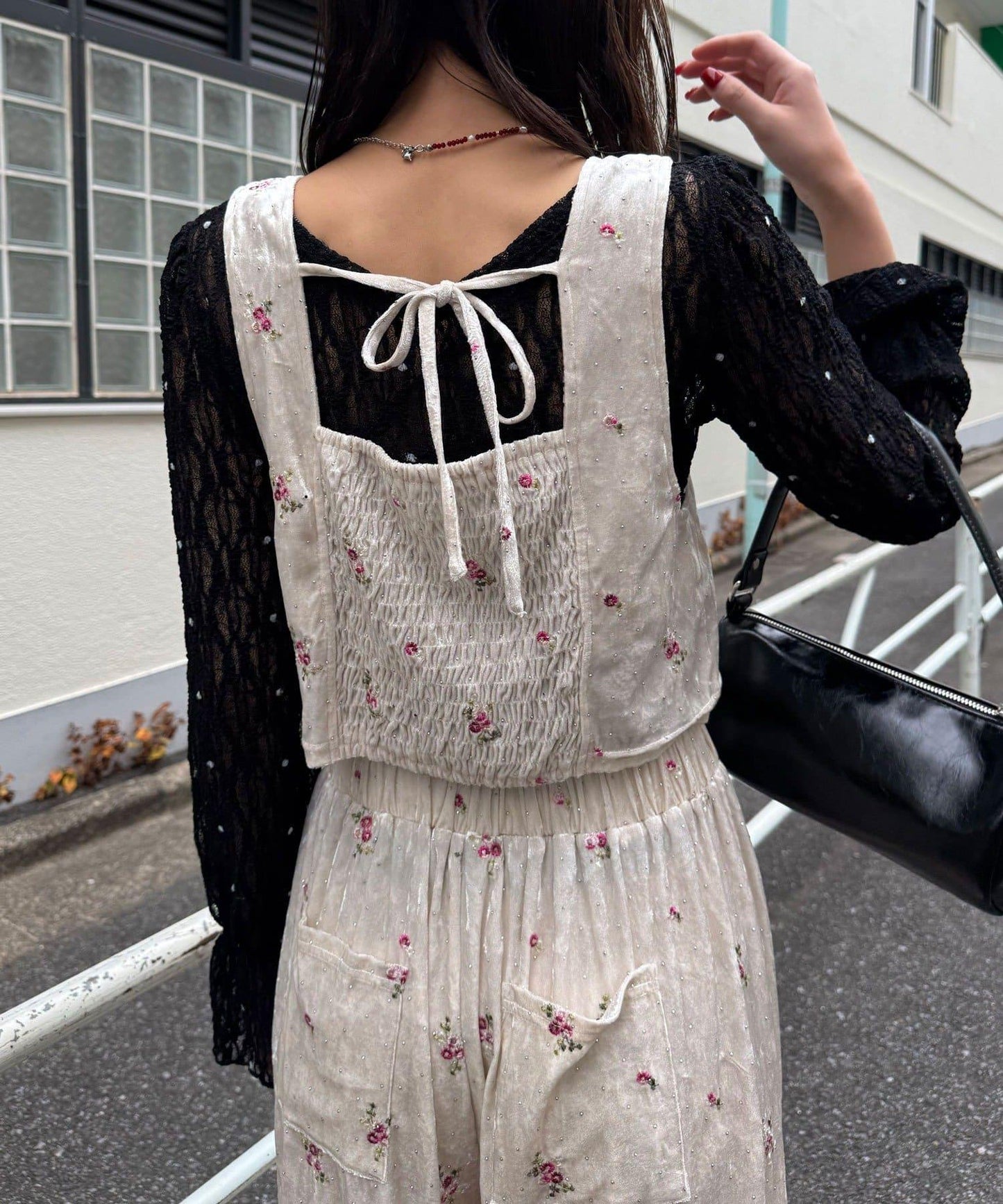 水鑽花卉刺繡吊帶背心