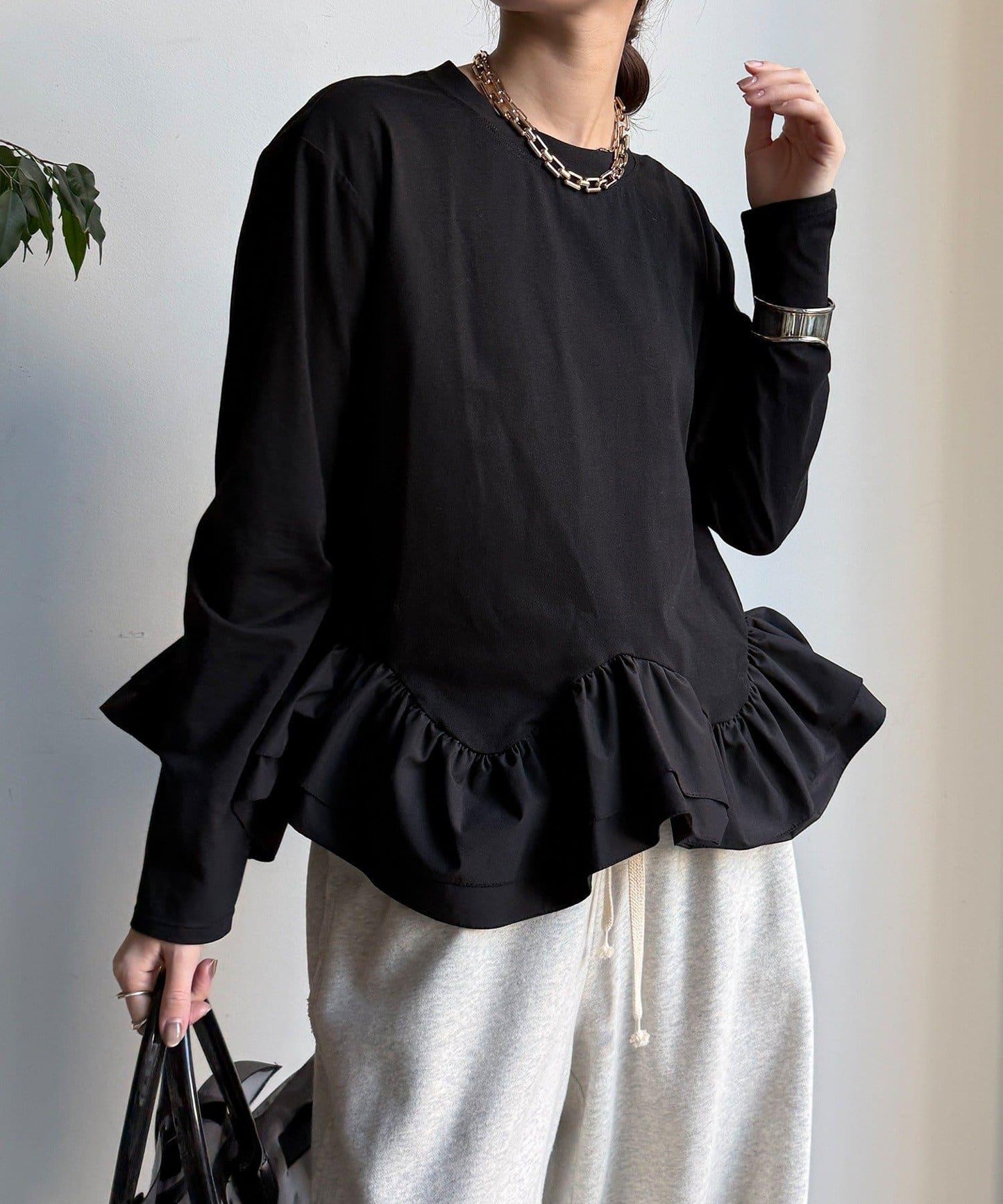 下襬異材質拼接荷葉邊T恤