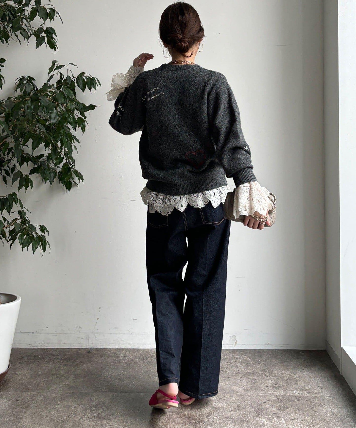 字母刺繡套頭衫