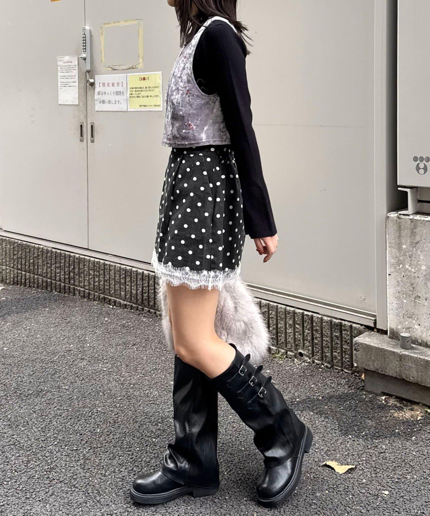 水鑽花卉刺繡吊帶背心