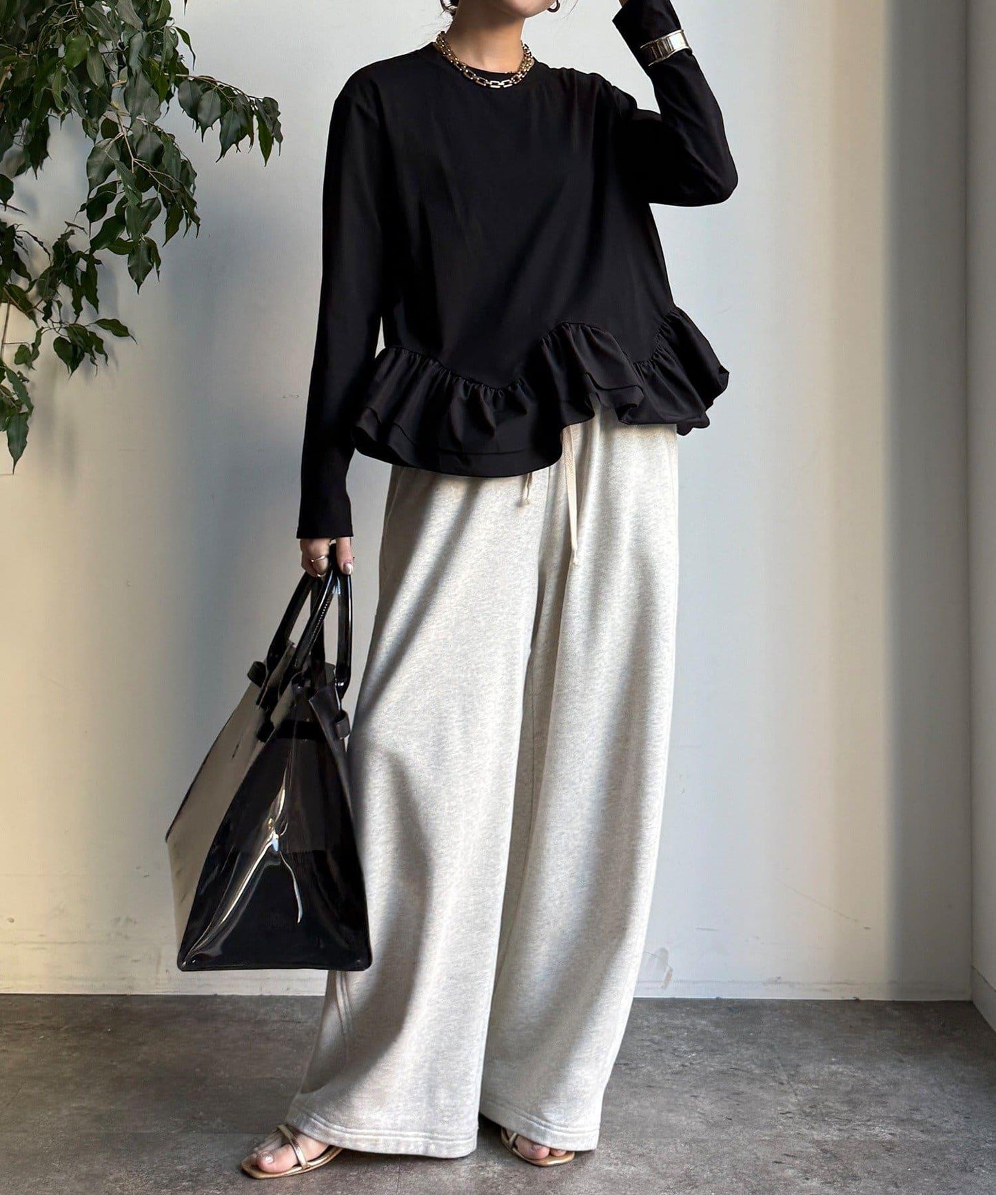 下襬異材質拼接荷葉邊T恤