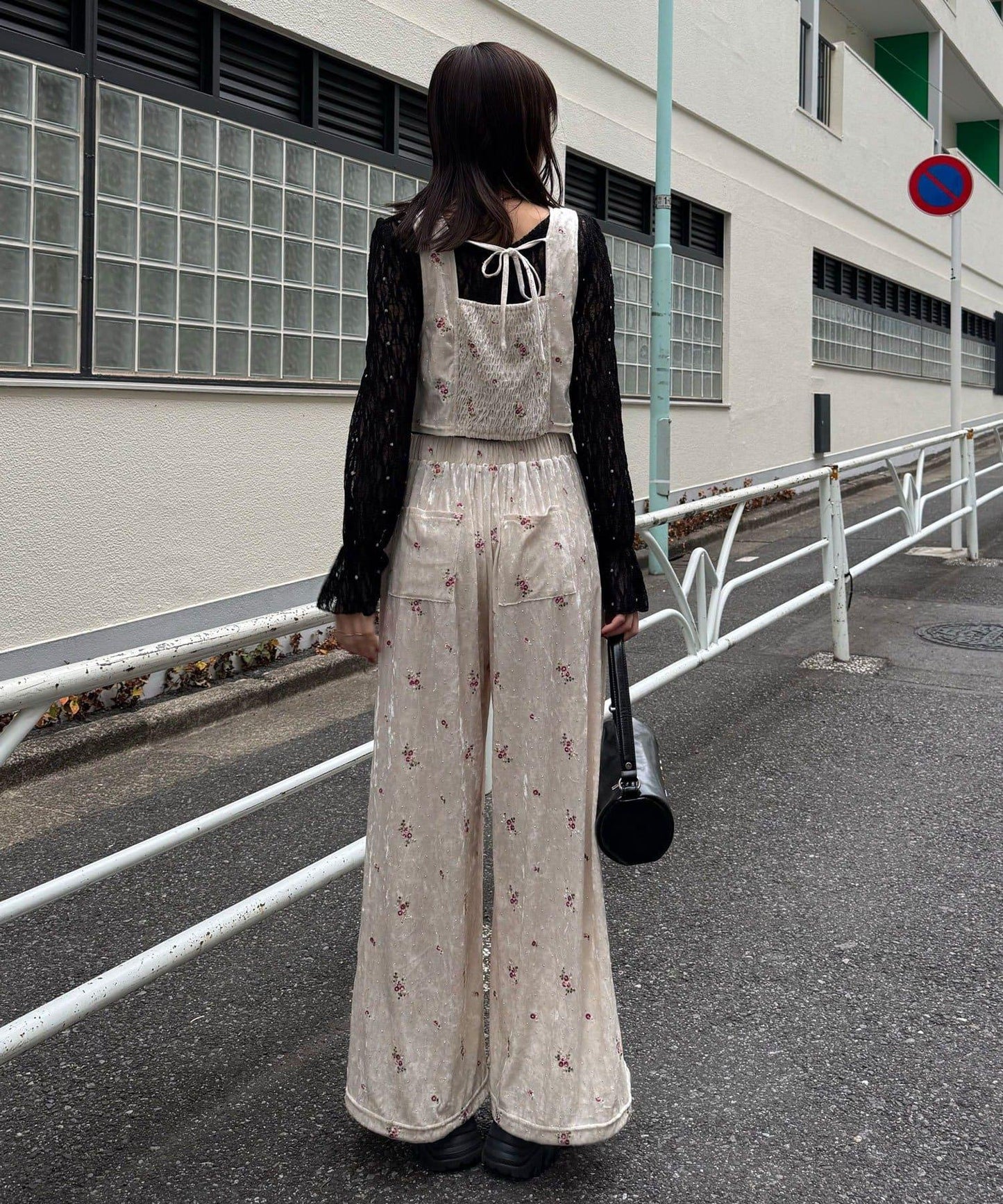 蕾絲波點套頭衫