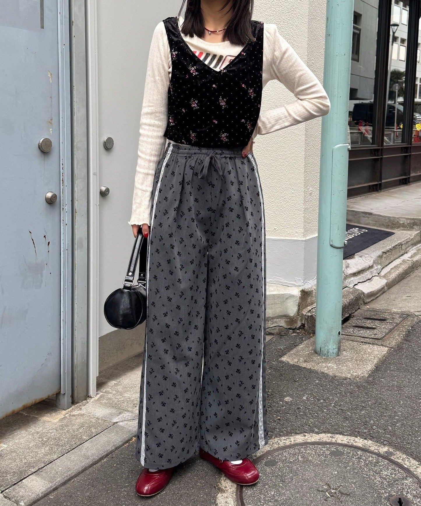 水鑽花卉刺繡吊帶背心