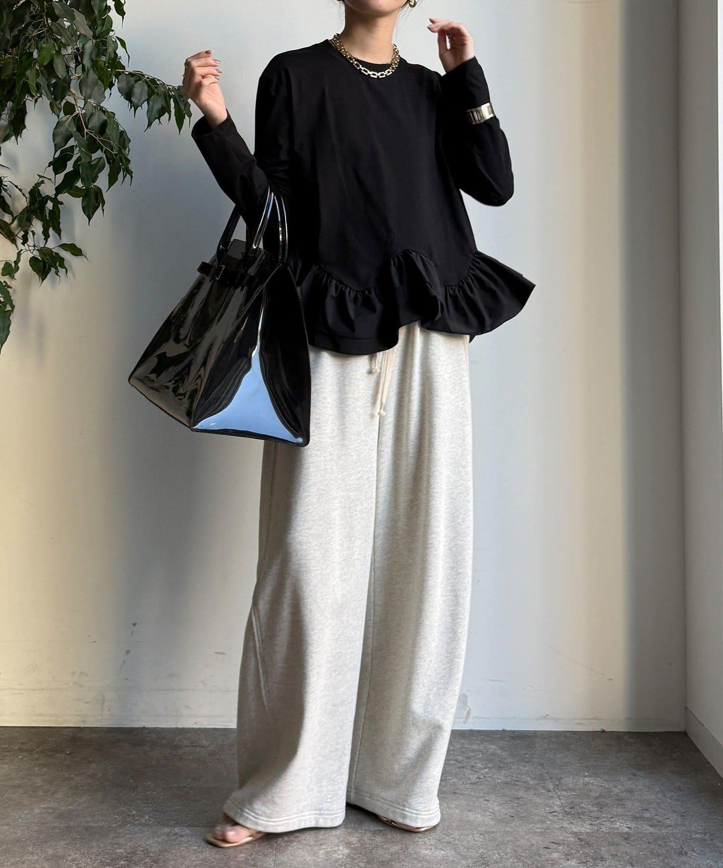 下襬異材質拼接荷葉邊T恤