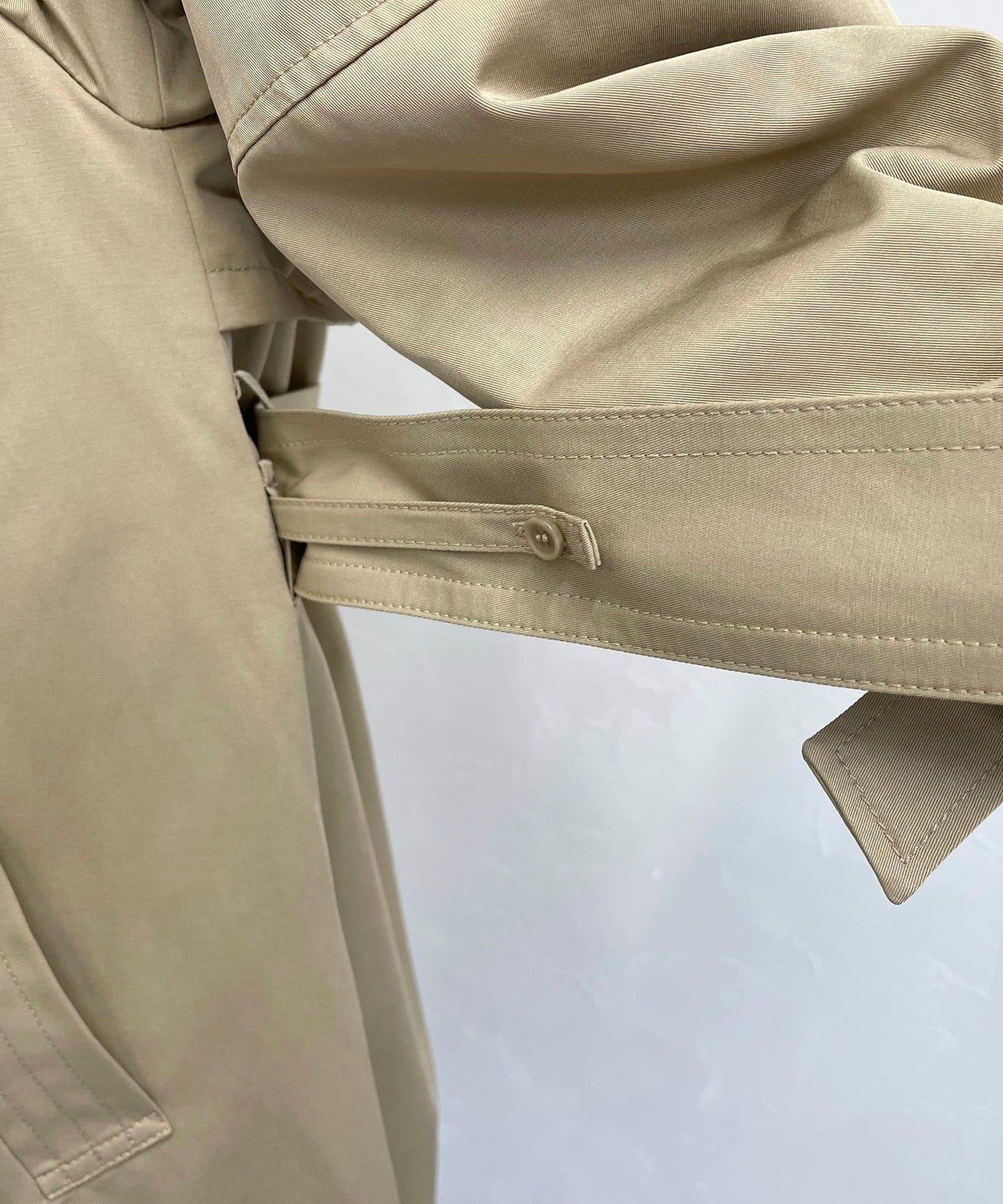 【每次即售罄的人氣單品】袖子蓬鬆設計風衣