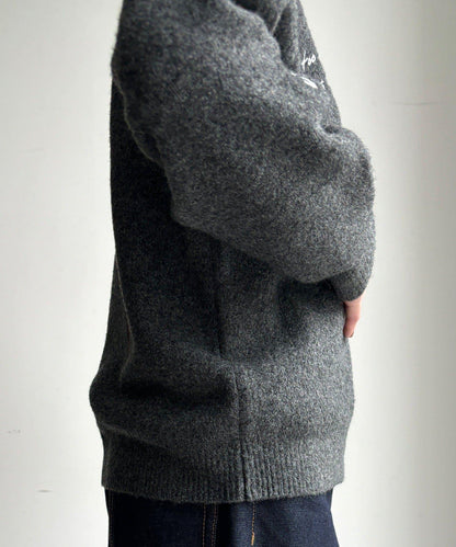 字母刺繡套頭衫