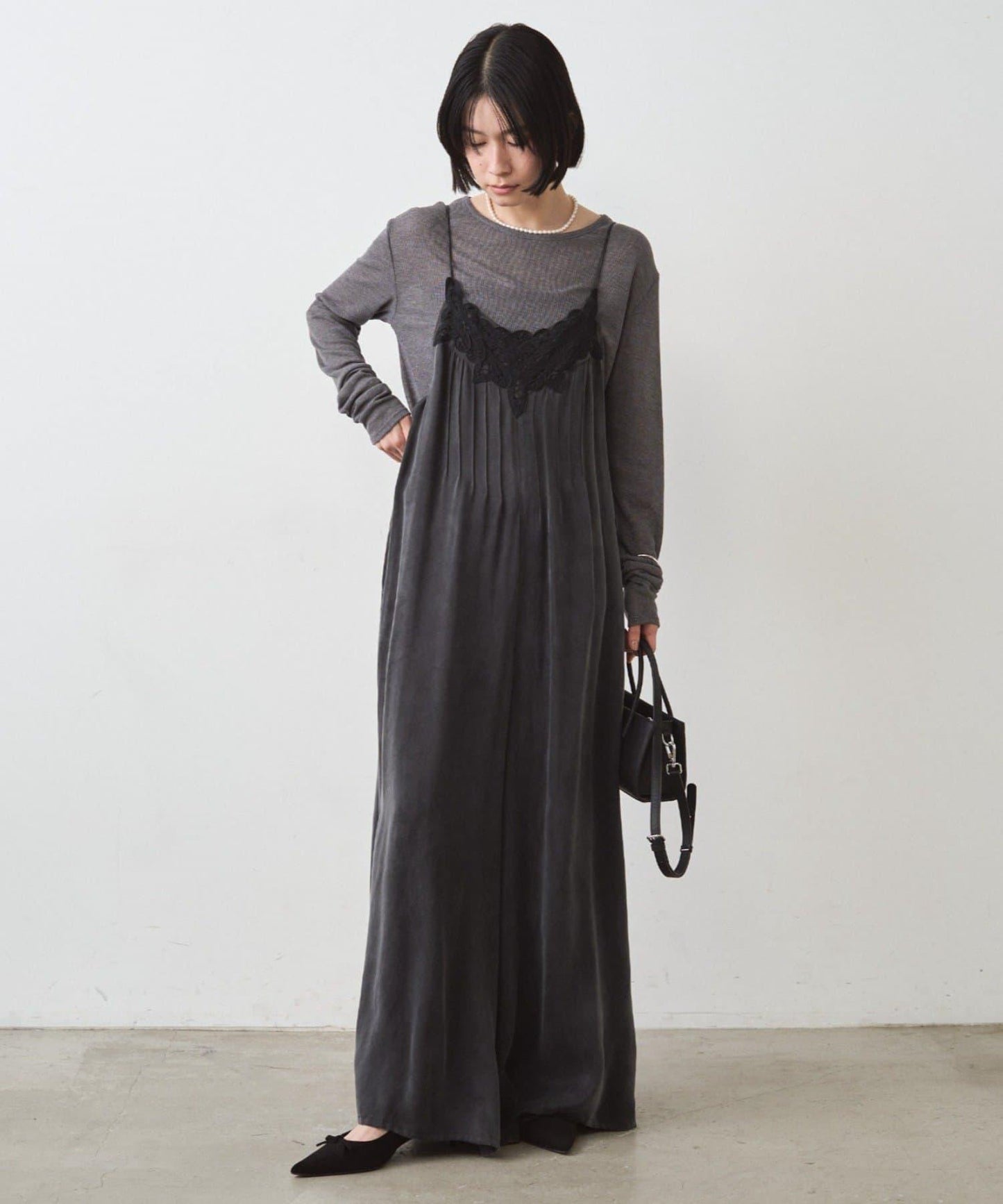 蕾絲緞面吊帶連體褲