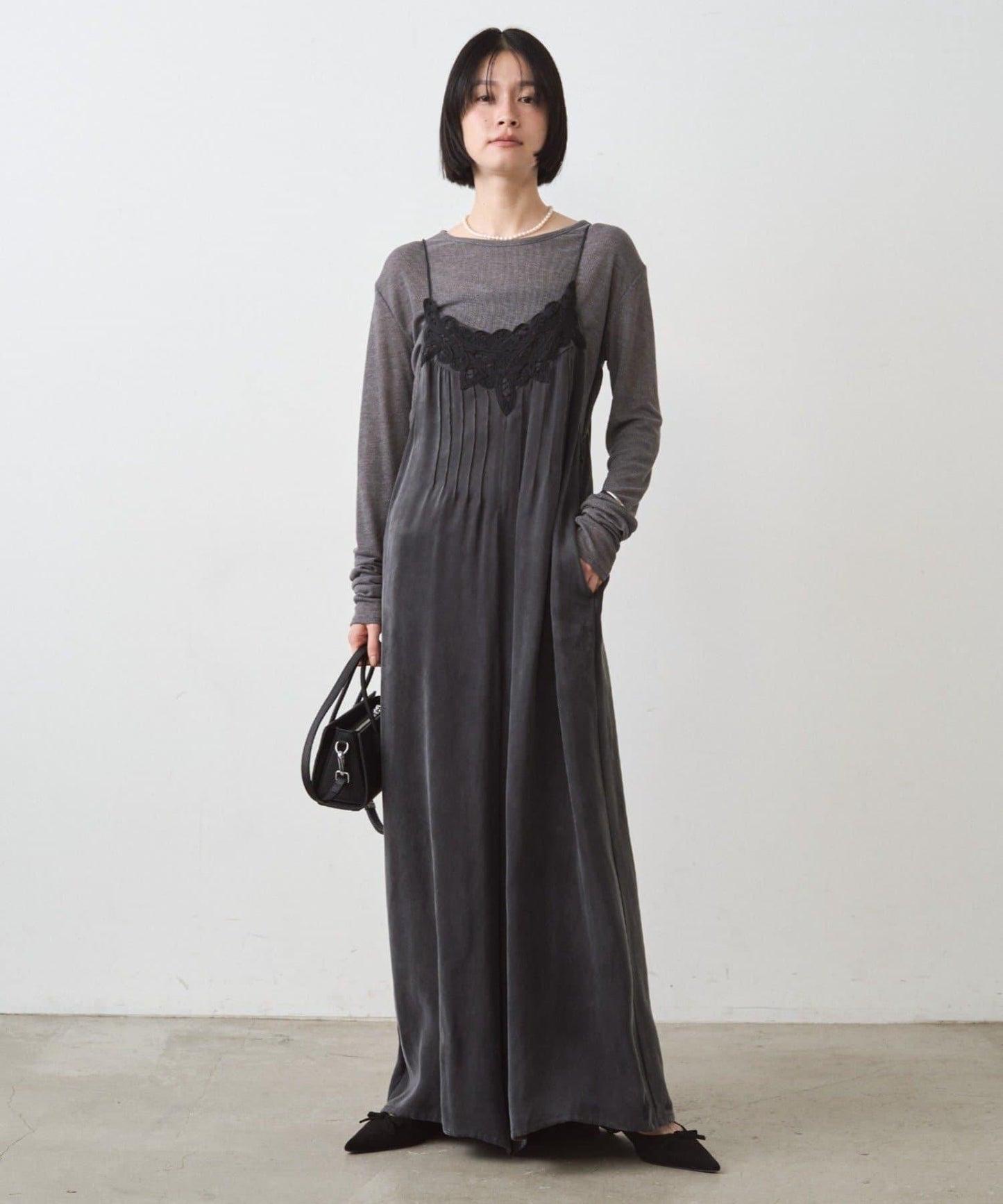 蕾絲緞面吊帶連體褲