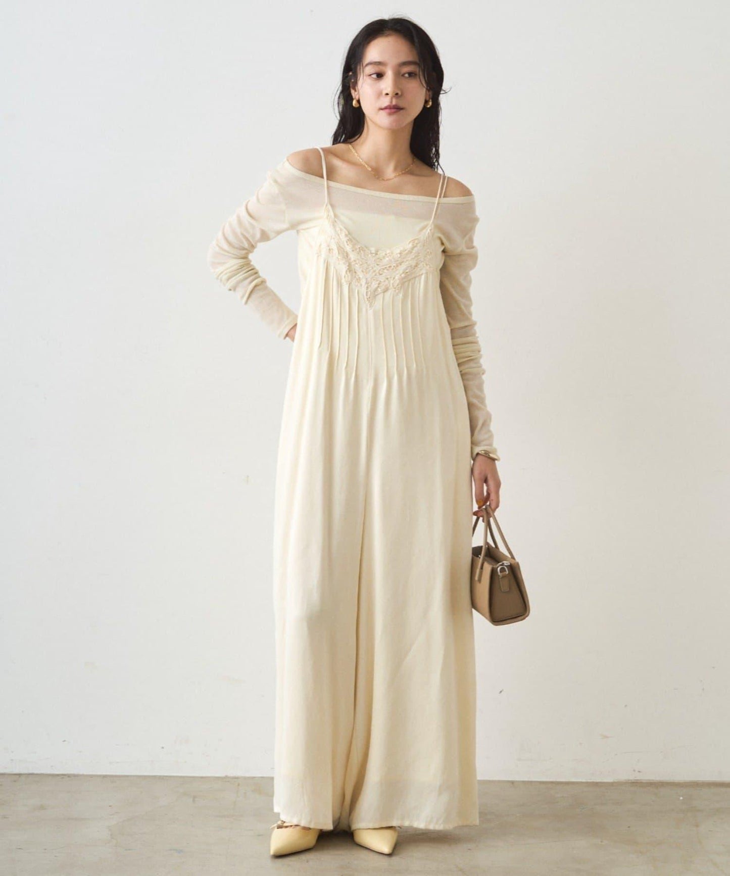 蕾絲緞面吊帶連體褲