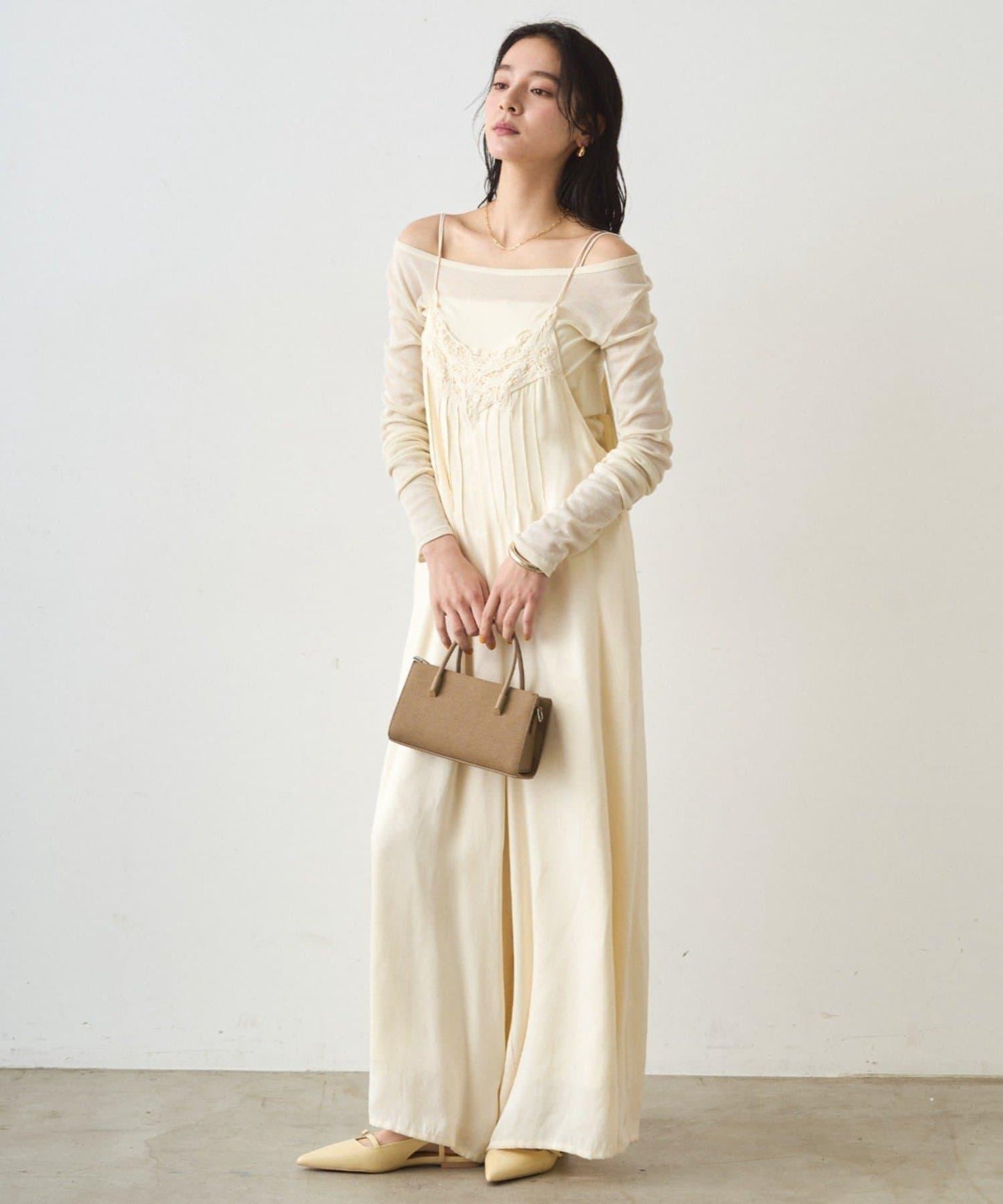 蕾絲緞面吊帶連體褲