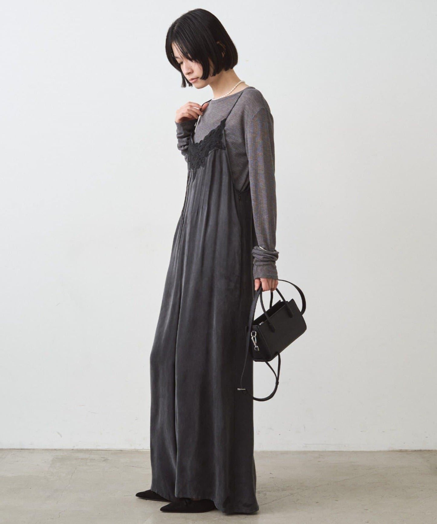 蕾絲緞面吊帶連體褲