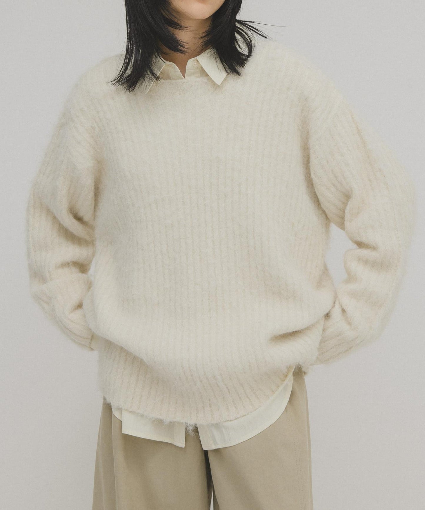 鏤空羅紋針織衫